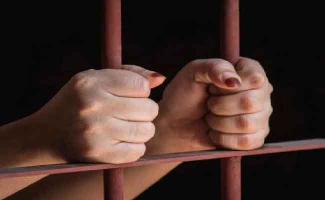 إدانة خادمة خمسينية بعام حبسا نافذا سرقت 130 مليون سنتيم من منزل ربة عملها بالشراقة