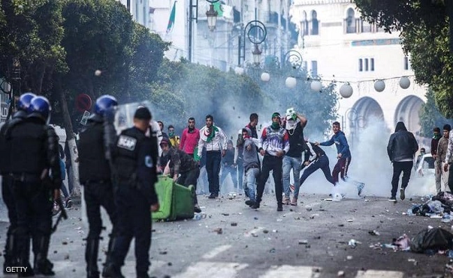 انتفاضة الجياع والعطشى تهدد عرش الجنرالات في الجزائر الجديدة