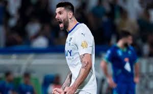قرار مفاجئ من الهلال تجاه ميتروفيتش...