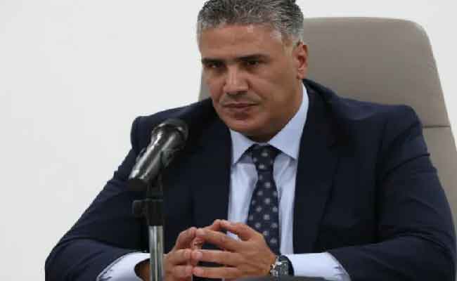 بلعريبي يترأس اجتماعا تقنيا لدراسة ملف العقود النهائية والجداول الوصفية للتقسيم الخاصة بسكنات عدل 2