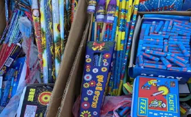 أمن وهران يحجز أزيد من 100 ألف وحدة مفرقعات وألعاب نارية