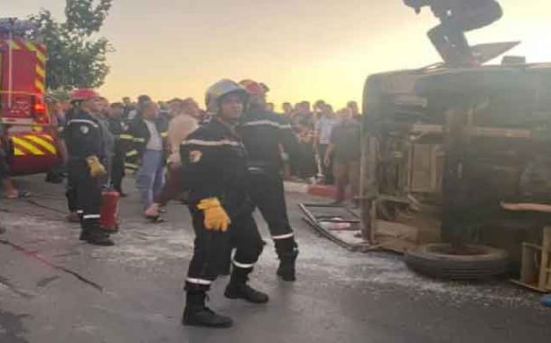انقلاب حافلة يخلف 22 جريحا بالمدية