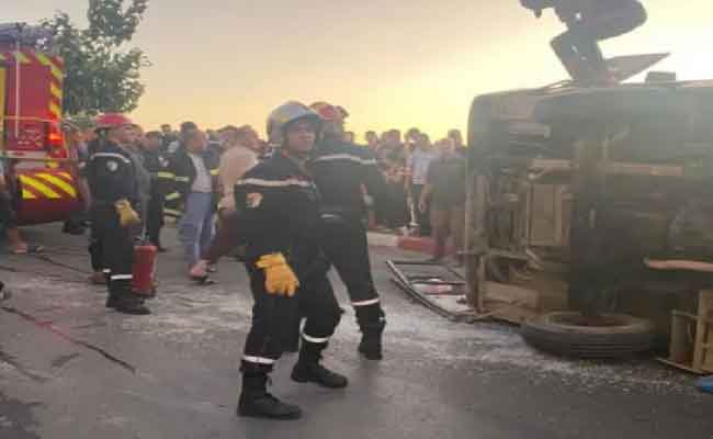 انقلاب حافلة يخلف 22 جريحا بالمدية