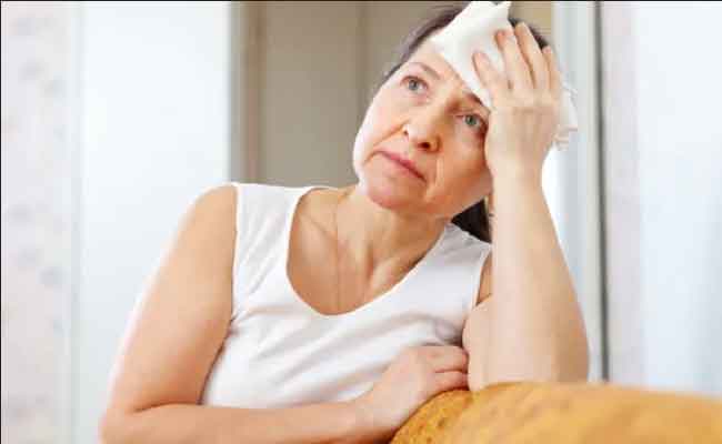 تحديات تواجه النساء مع انقطاع الطمث...كيف تتغلبين عليها؟