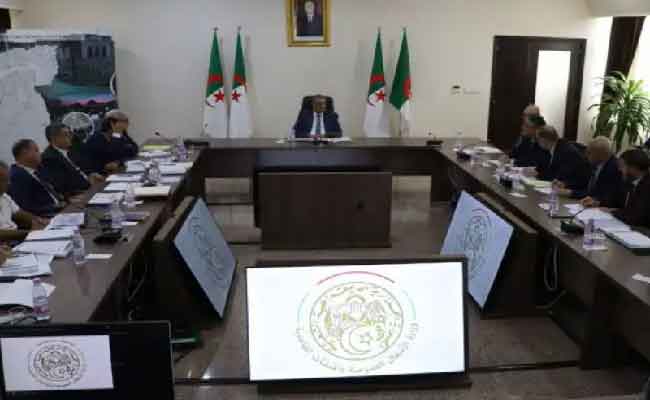 جلاوي يشدد على تسريع إنجاز برنامج قطاع الطرقات للعام 2026...