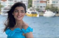 ليلى أحمد زاهر مع البطلة الحقيقية لقصة مسلسلها الجديد