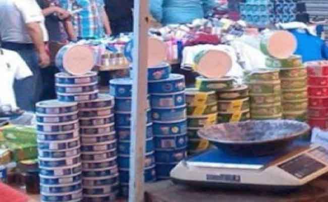 حجز مواد استهلاكية منتهية الصلاحية ومتعفنة بمحل تجاري بالبليدة