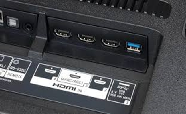 لماذا يُعتبر منفذ HDMI ARC مهماً في تجربة التلفزيون الذكي؟