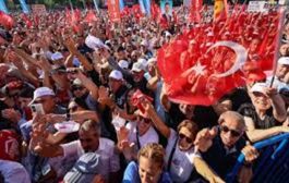 المعارضة التركية تحشد عشرات الآلاف في مظاهرة وسط أنقرة