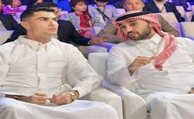 كريستيانو رونالدو يتابع أشهر داعية ينشر الإسلام في البرتغال