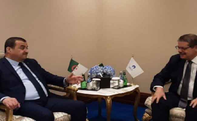 عرقاب يجري محادثات مع مع الأمين العام لمنتدى GECF...