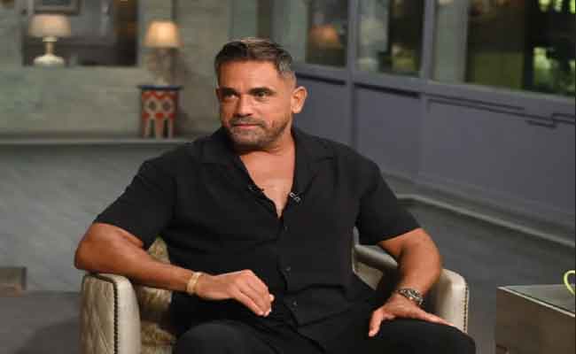 أمير كرارة يروي موقفًا طريفًا مع مصطفى غريب جعله محل سخرية