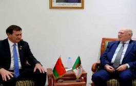 بشير يتباحث مع وزير خارجية بيلاروسيا سبل تعزيز التعاون الصناعي والاقتصادي