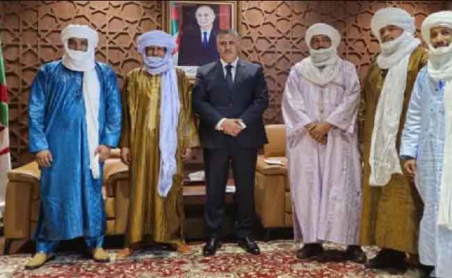بلعريبي يستقبل أعضاء البرلمان بغرفتيه عن ولاية إن ڨزام