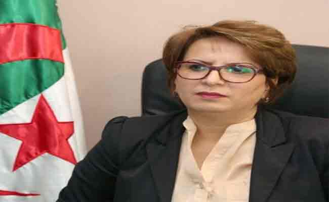 بن دودة تترأس اجتماعا لتقييم مدى تقدم المشاريع الرقمية في قطاعها