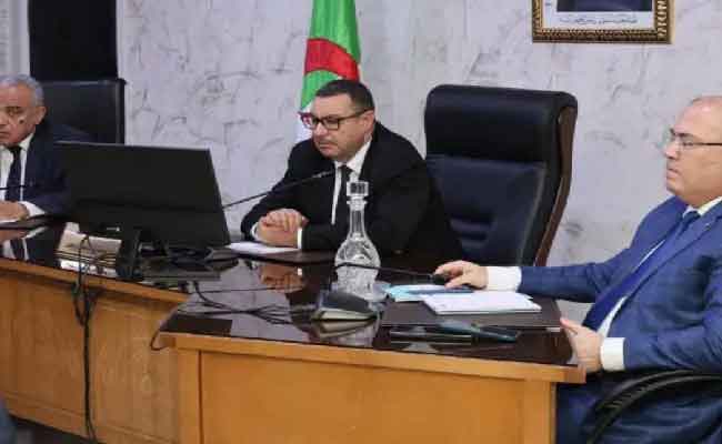 إشراف سعيود على جلسة عمل مع الإطارات المركزية المعنية بملفات الرقمنة...
