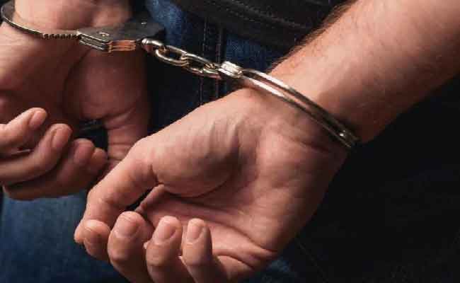 فيديو متداول يطيح بشخص أساء لإمرأة بالبويرة