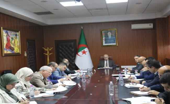 تشديد سايحي على ضرورة تسريع رقمنة الخدمات وتعزيز التنسيق