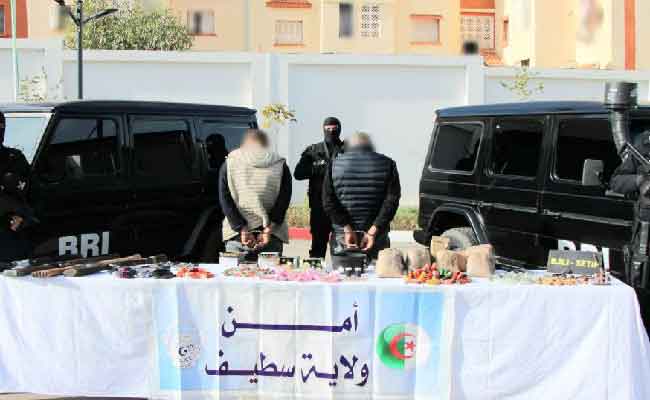 توقيف شخصين متلبسين بأسلحة نارية تقليدية وخراطيش بسطيف