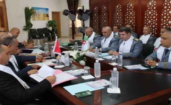 تنظيم اللقاء التقييمي الثالث للمديرين الجهويين للجمارك من الجزائر وتونس