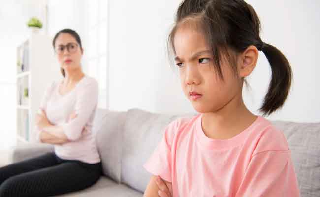 كيف تواجهين غضب طفلك وتعلمينه السيطرة على مشاعره؟