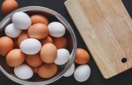 البيض البني أو الأبيض...أيهما أفضل لصحتك؟
