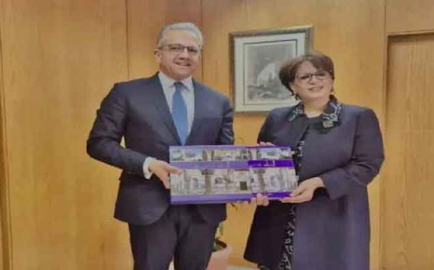 بن دودة تجري مباحثات مع المدير العام لليونيسكو