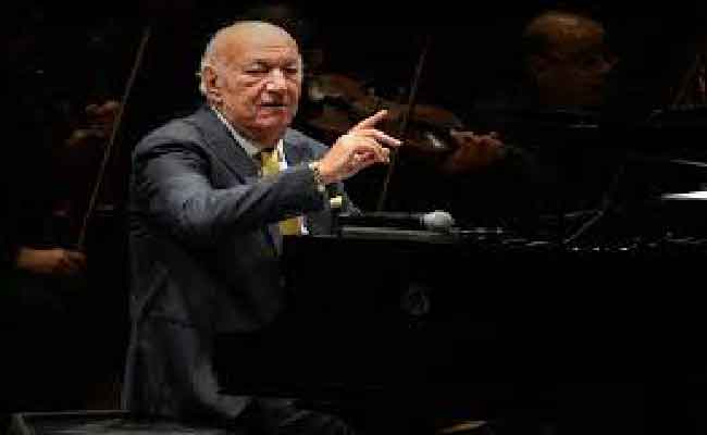 مصطفى كامل يكشف آخر التطورات الصحية للموسيقار عمر خيرت...