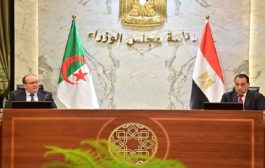 إشراف غريب رفقة نظيره المصري على مراسم توقيع عدد من الاتفاقيات