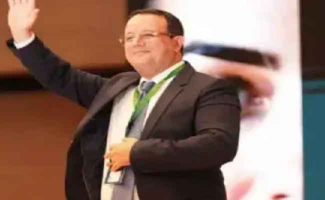 إشراف بودن على دورة تكوينية لمناضلي الحزب بباتنة