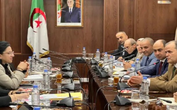 اجتماع عمل لدراسة تعزيز التكامل بين التجارة الداخلية والخارجية