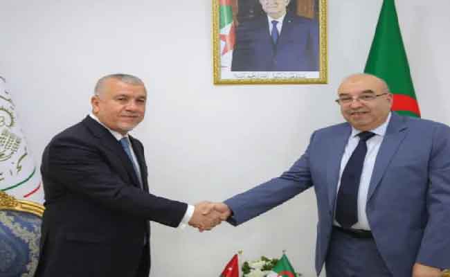 قويدري يستقبل السفير الأردني