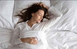 أفضل شكل للنوم للتخلص من دهون البطن