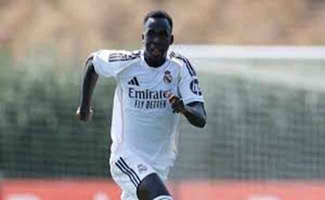 صخرة دفاعية جديدة يشارك في تدريبات ريال مدريد...مَن لاميني فاتي؟