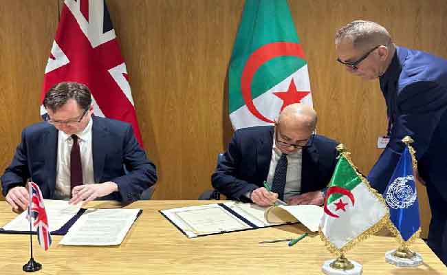 توقيع بدوي ووزير أمن الحدود البريطاني مذكرة تفاهم في مجال فحص البصمات الإلكترونية