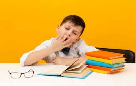 4 أسباب تؤدي إلى صعوبة إقناع الطفل بحل الواجبات المدرسية