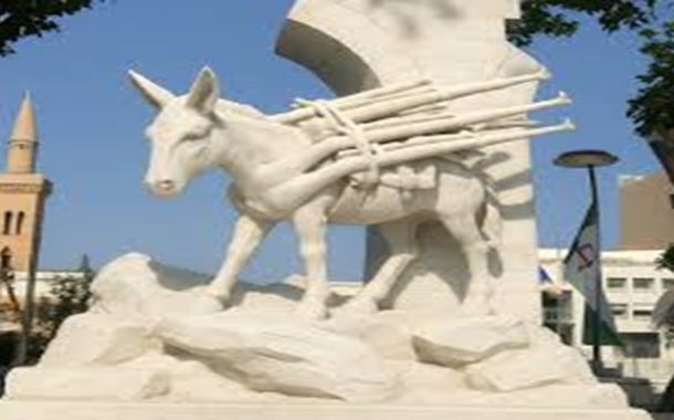 اللقلاق والحمار والتفاحة و 25 مليون شهيد كلهم رفعوا راية الجزائر