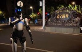 روبوت يسجل رقماً قياسياً بالسير 106 كيلومترات...