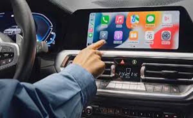 منصة كاربلاي...تعديلات لواجهة أكثر ذكاءً وأمانًا أثناء القيادة