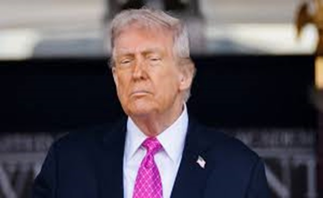 ترامب يعاقب ألاف الطلاب الجامعيين الأجانب