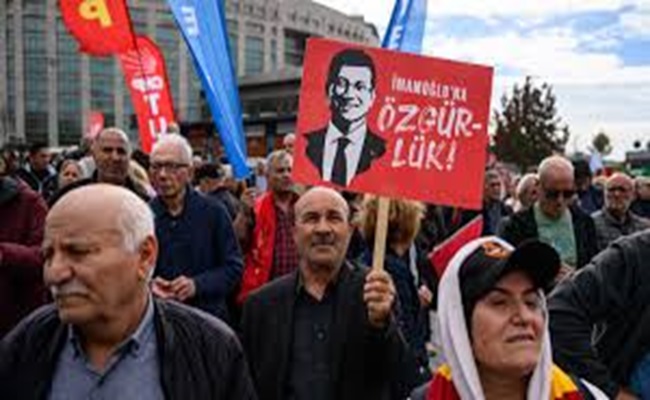 تركيا...ترقب لبث محاكمة أكرم إمام أوغلو عبر التلفزيون الحكومي