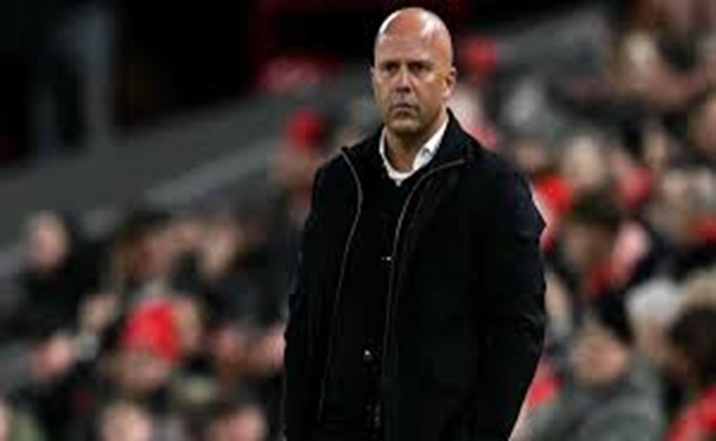 أول رد من آرني سلوت على أنباء إقالته من ليفربول