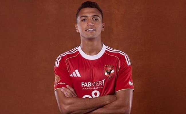 رجوع نجم الأهلي المصري لتدريبات...