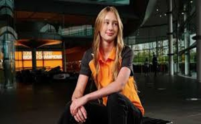 تبلغ 14 عاماً...مكلارين يضم السائقة إيلا هاكينن إلى برنامج تطوير السائقين