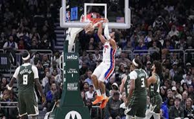 NBA...بيستونز يهزم بيسرز ليعادل رقمه القياسي بالفوز في 13 مباراة على التوالي