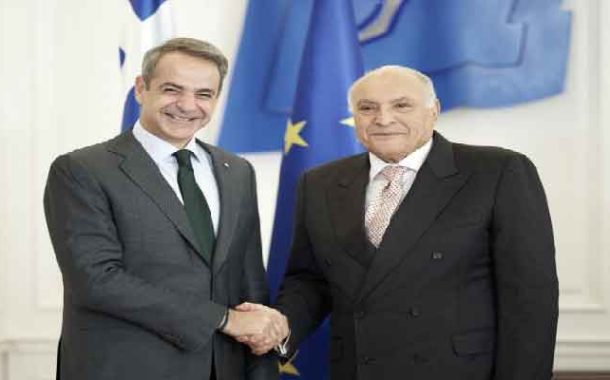 عطاف ينقل تحيات تبون لرئيس الوزراء اليوناني