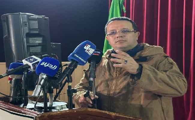 بودن يؤكد من خنشلة أن قانون البلدية سيجعل رئيس البلدية قائدًا حقيقيًا لمدينته