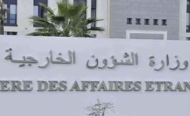 الجزائر تدعو الأطراف اليمنية المعنية إلى ضبط النفس والالتزام بخيار الحوار