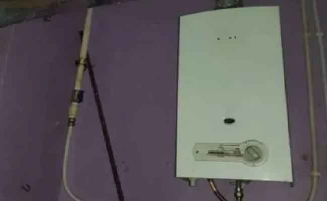 إصابة 4 أشخاص بتسمم بغاز سخان الماء بالبيض