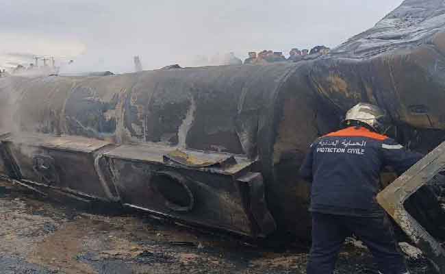 اصطدام بين شاحنة لنقل المحروقات وسيارة يخلف قتيلين ببسكرة